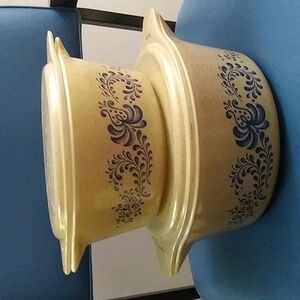 Vintage Pyrex Homestead Covered Casserole Set, 2, with lids